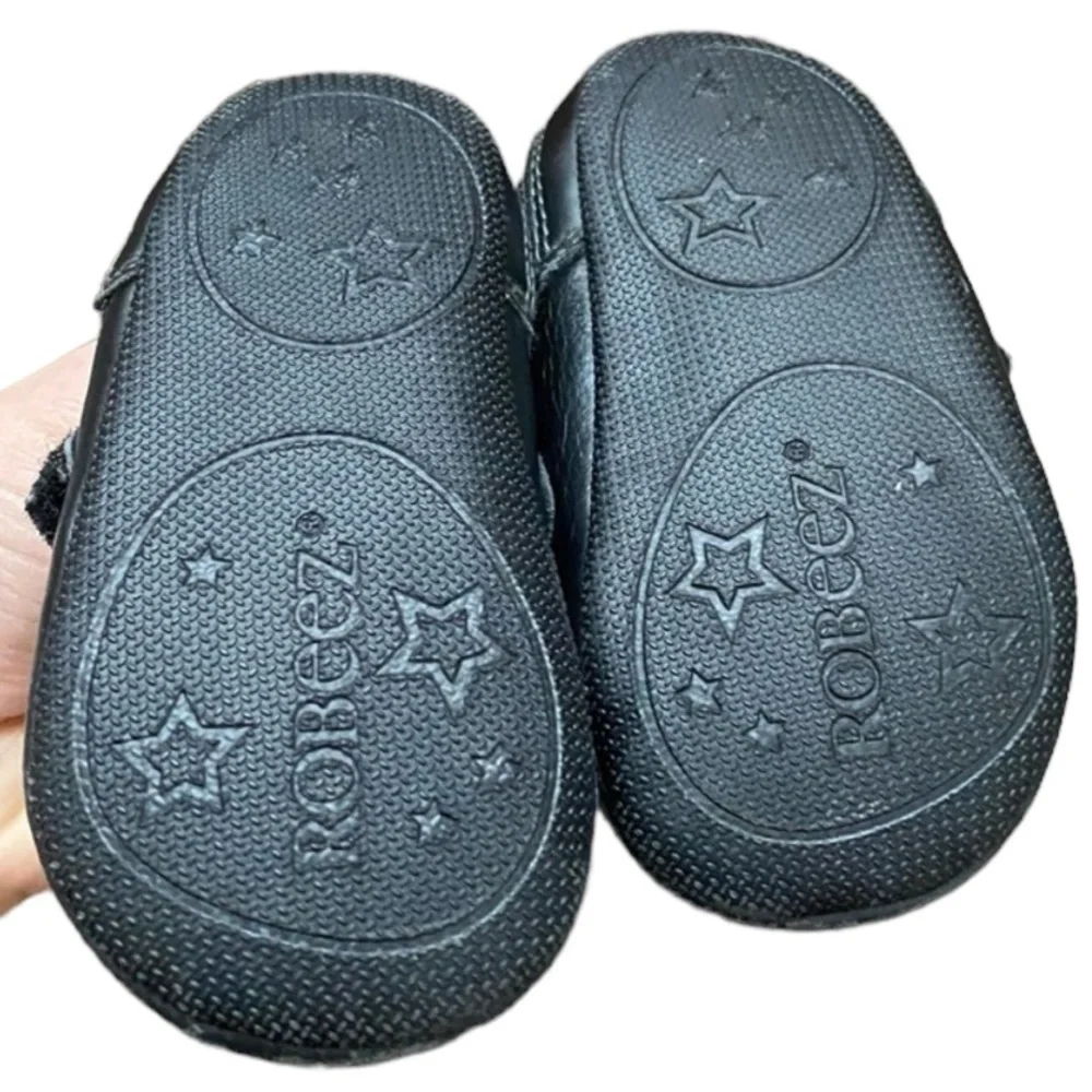 Robeez black leather baby shoes size 4